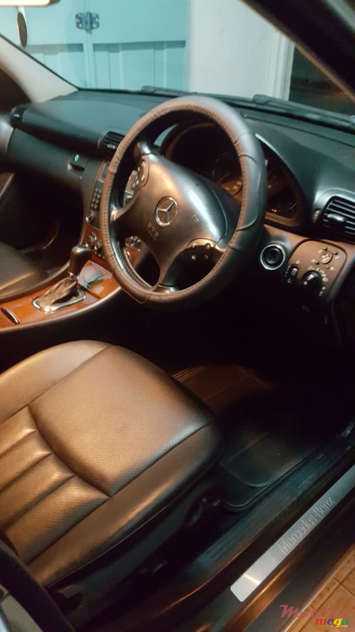 2007' Mercedes-Benz 200 photo #3