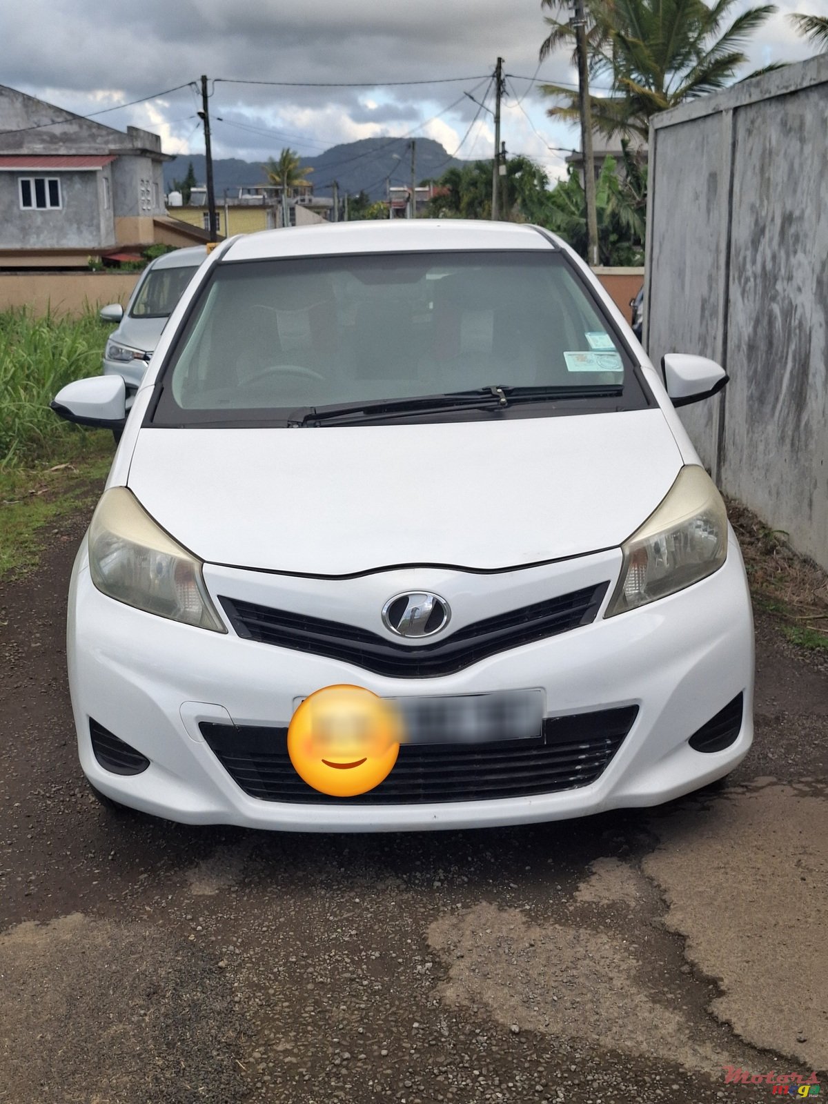 2012' Toyota Vitz photo #1