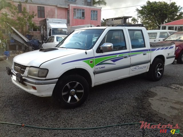 1999' Isuzu 2*4 photo #1