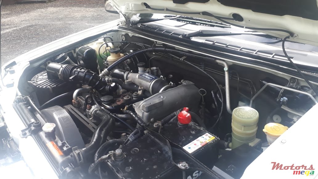 2004' Isuzu D-Max LS 4x4 photo #5