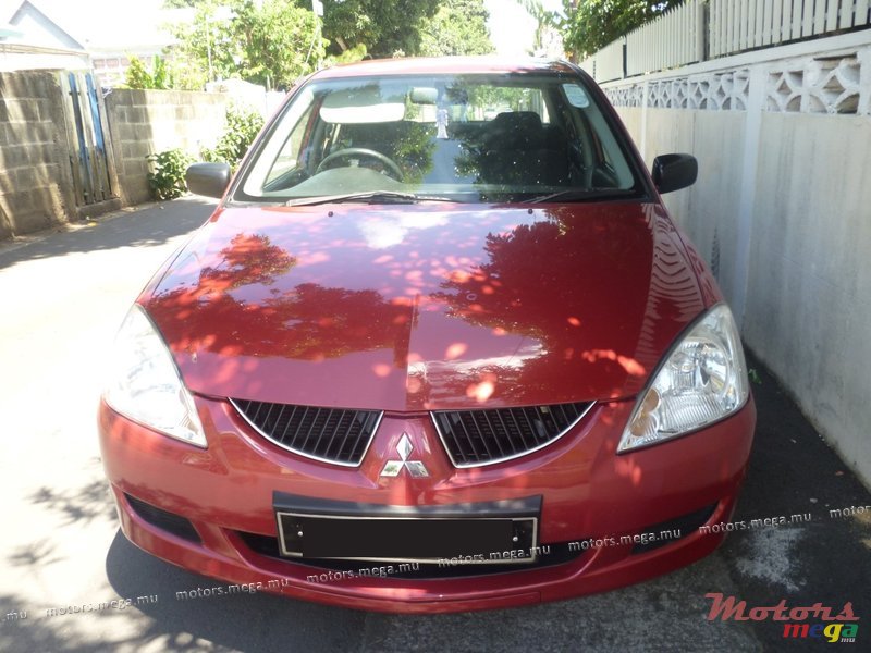 2004' Mitsubishi GLX photo #1