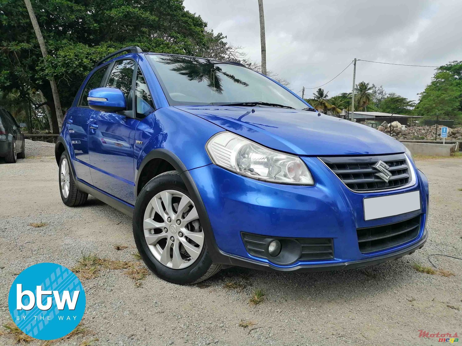 2015' Suzuki SX4 VVT photo #1