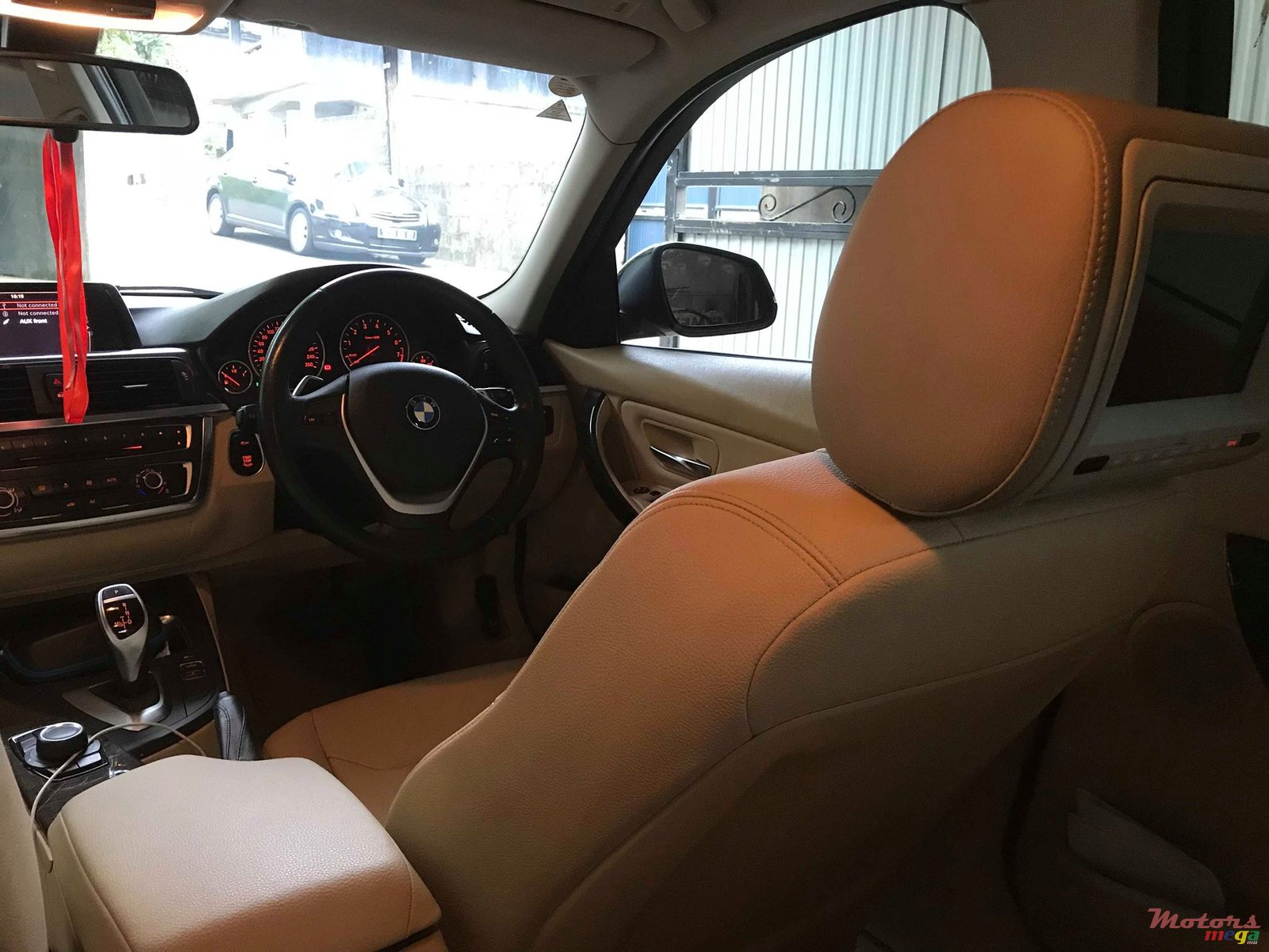 2013' BMW 3 Series photo #6