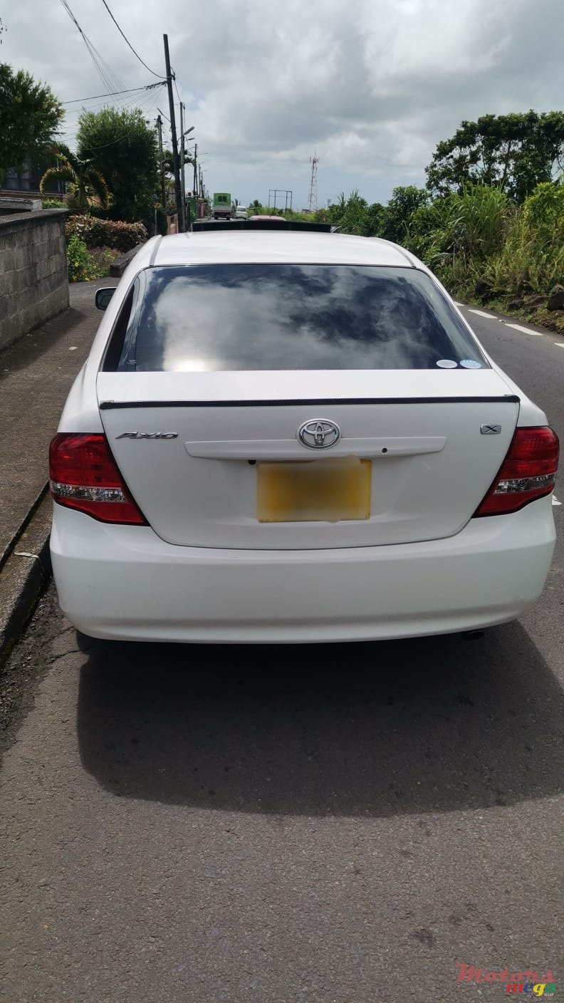 2011' Toyota Axio photo #4