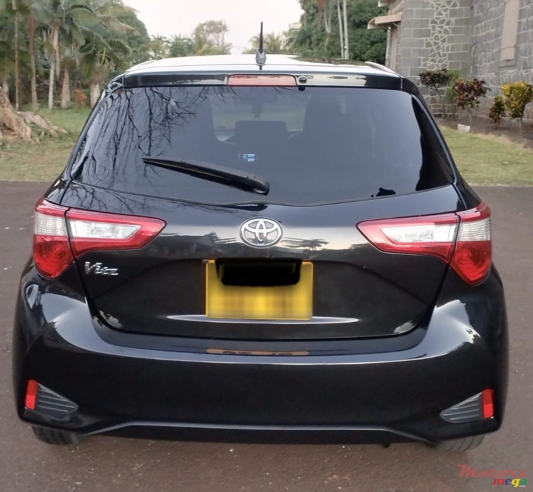2018' Toyota Vitz 1000cc photo #6