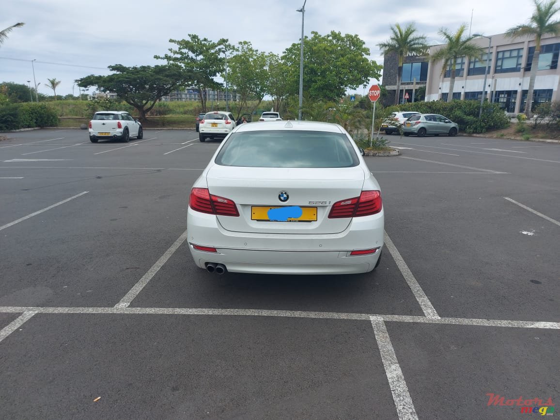 2014' BMW 528 photo #1