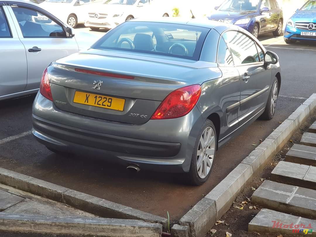 2010' Peugeot 207 Cabriolet/convertible photo #3
