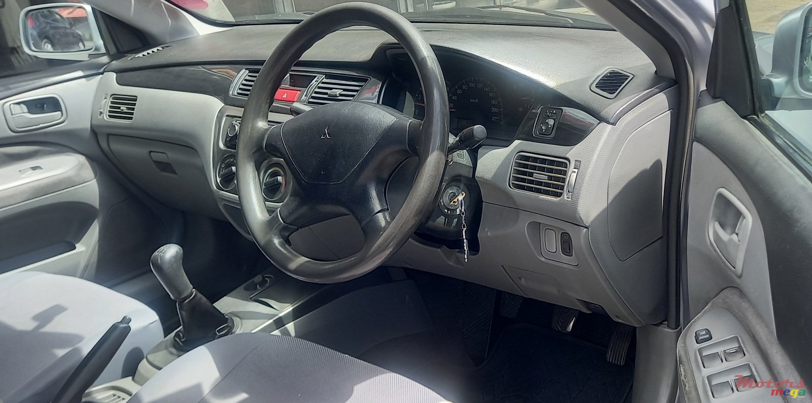 2009' Mitsubishi Lancer GLX photo #5