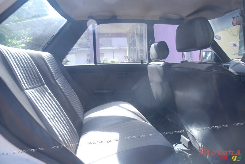 1989' Nissan Sunny photo #4