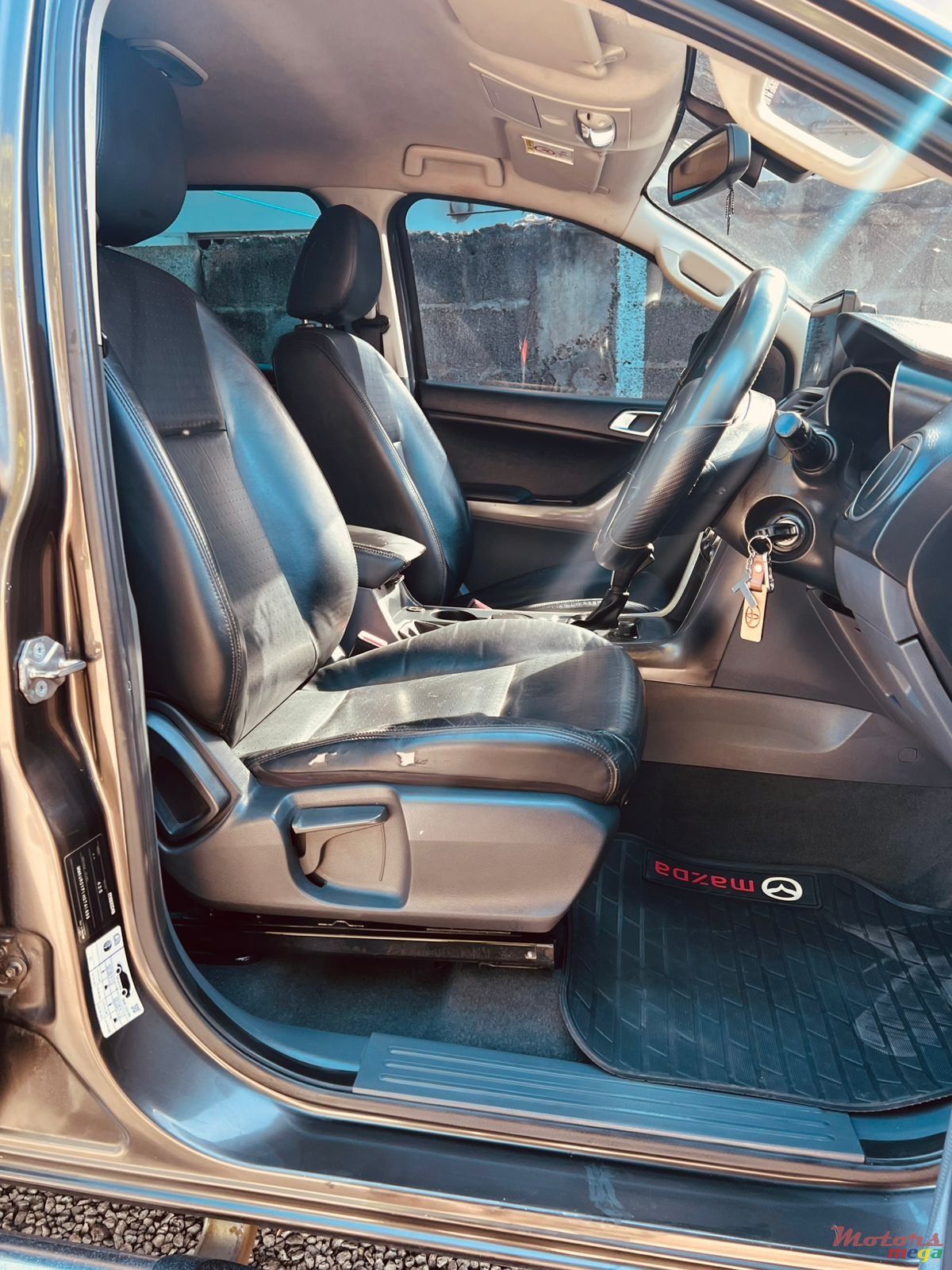 2017' Mazda BT-50 photo #5