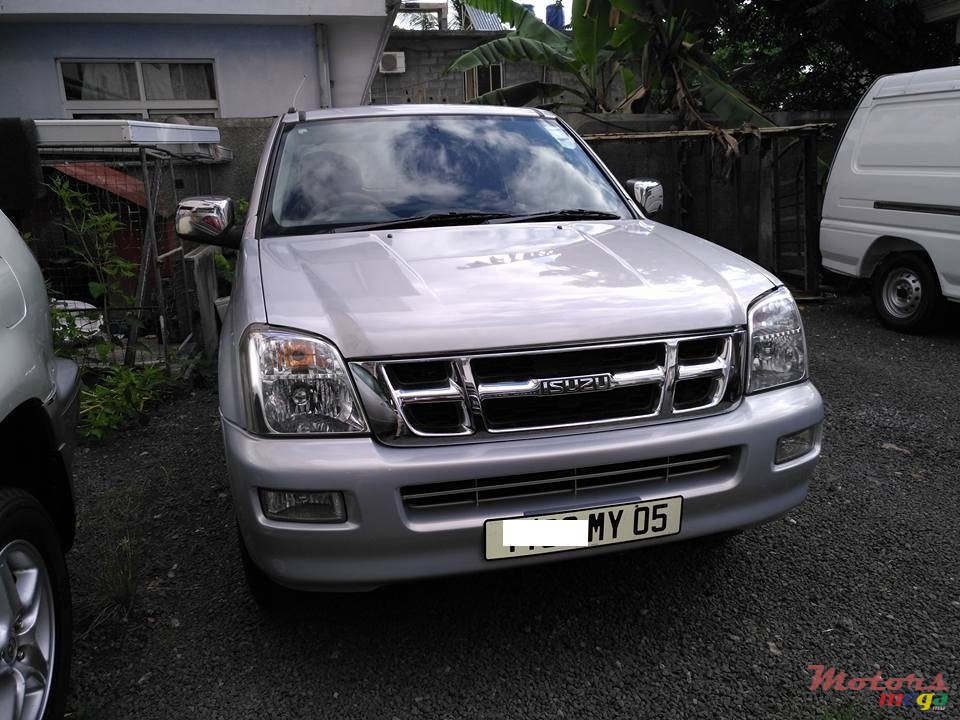 2005' Isuzu D-Max 2.5TD 2x4 photo #1