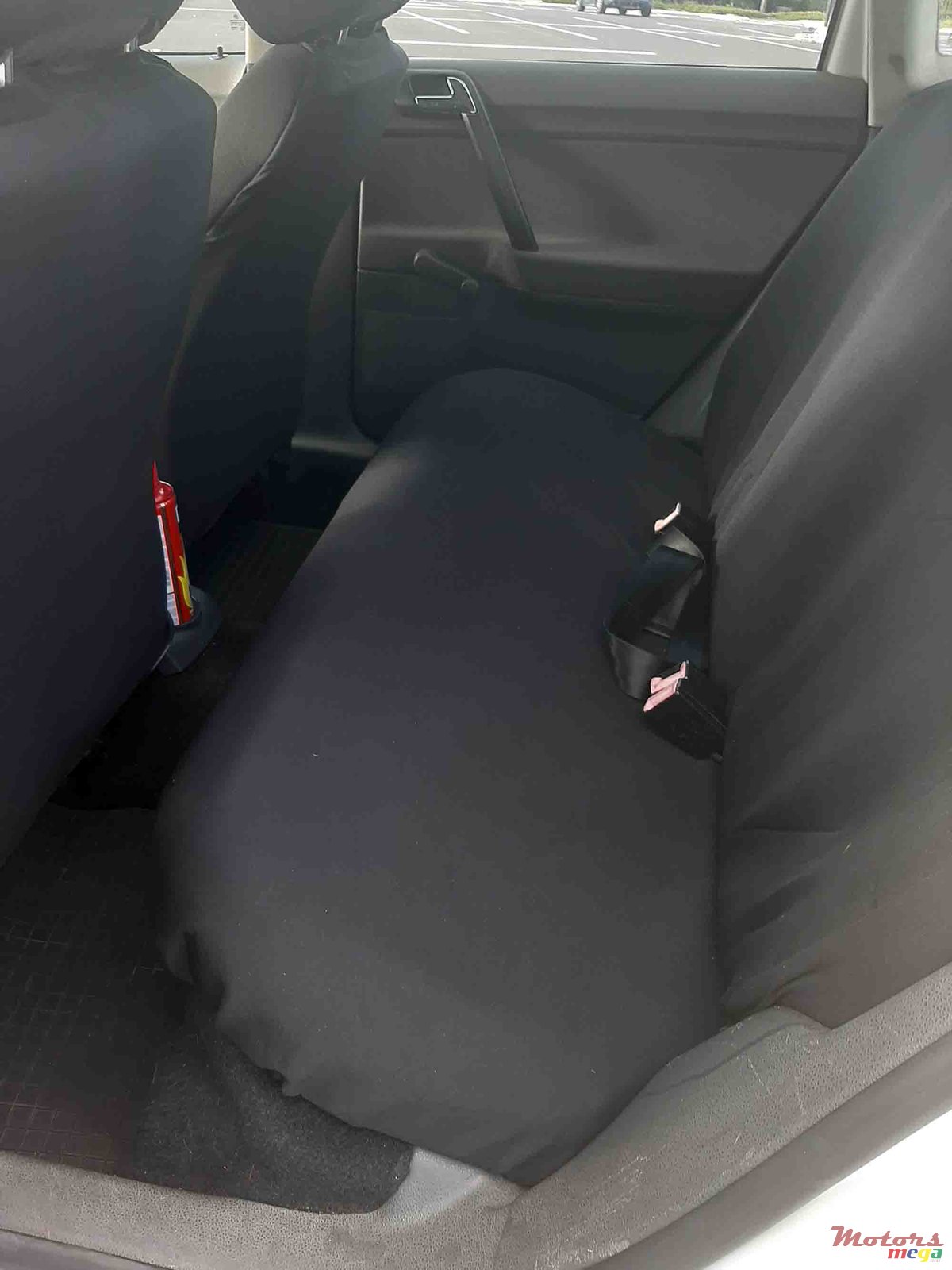 2010' Volkswagen Polo photo #3