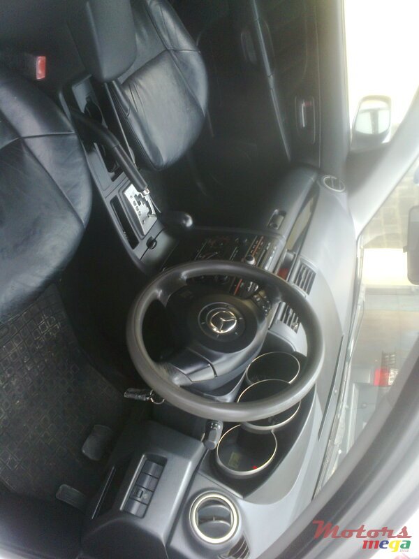 2005' Mazda 3 Mazda 3 auto photo #4