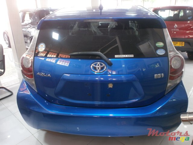 2013' Toyota Aqua photo #4