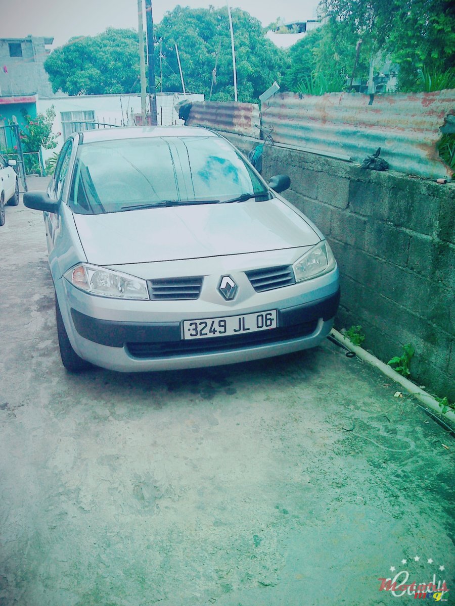 2006' Renault Megane photo #1