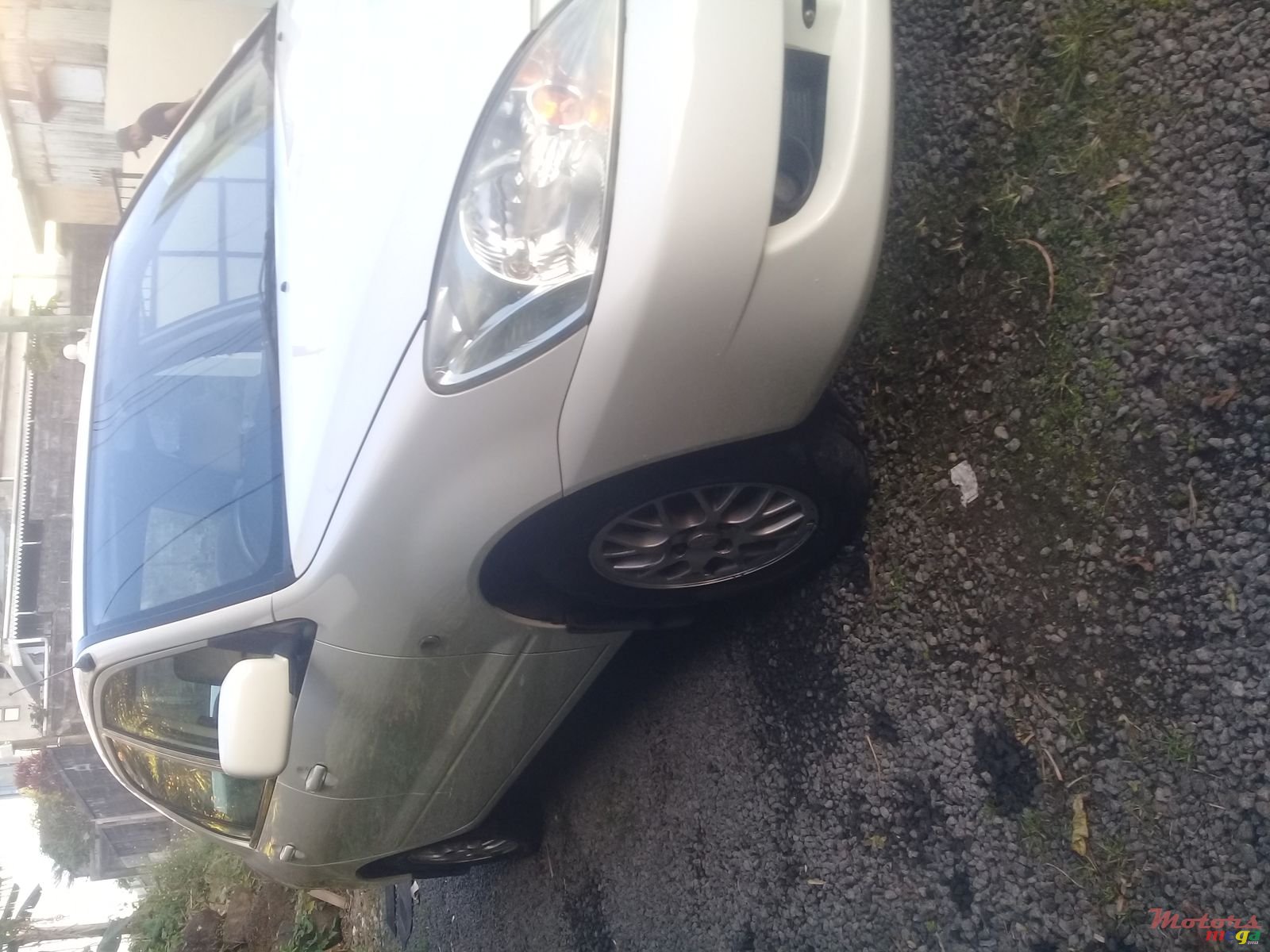 2011' Mitsubishi Lancer photo #2