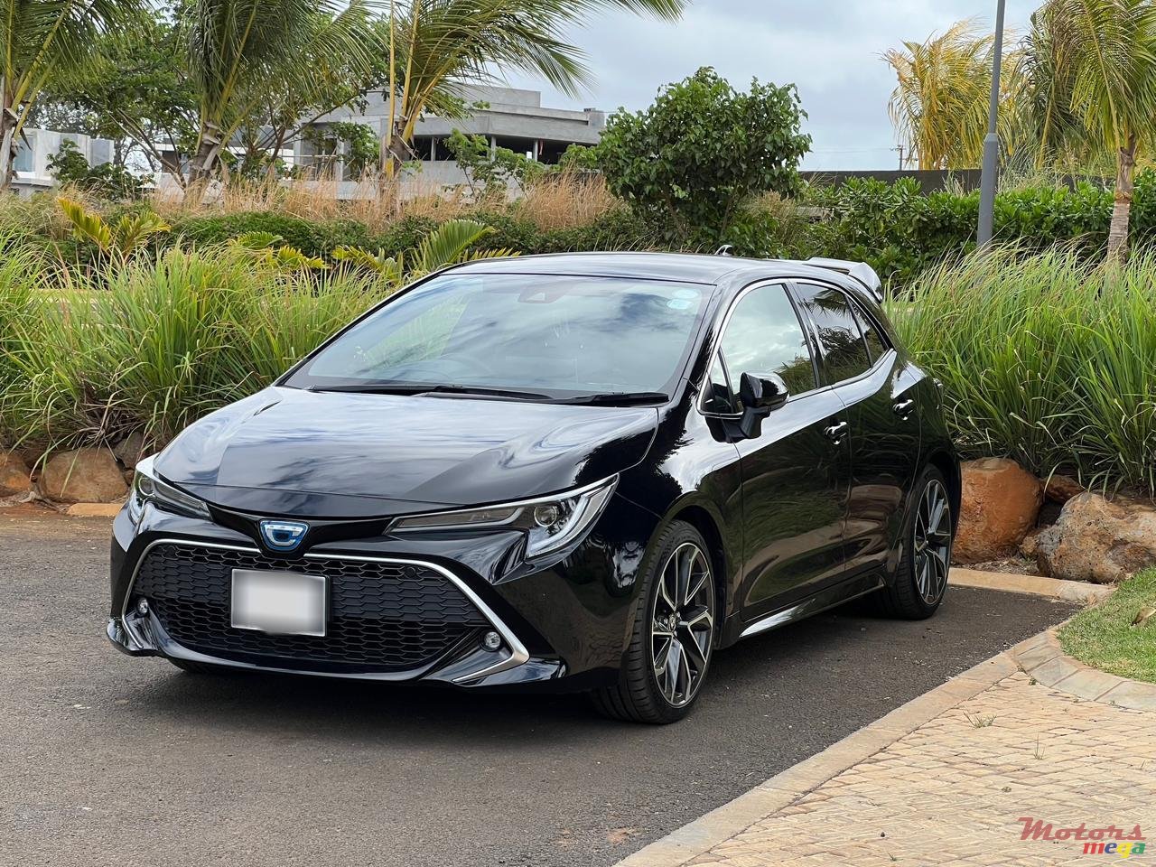 2021' Toyota Corolla GZ Sport Hybrid photo #1