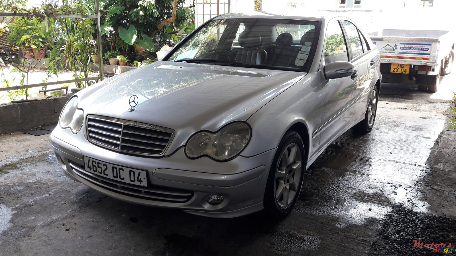 2004' Mercedes-Benz C-Class photo #4