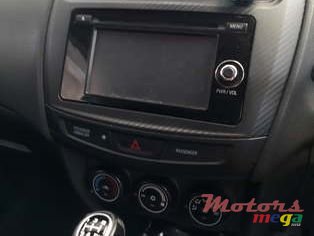 2014' Mitsubishi ASX photo #6