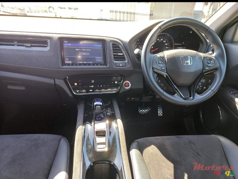 2018' Honda HR-V Model RS photo #1