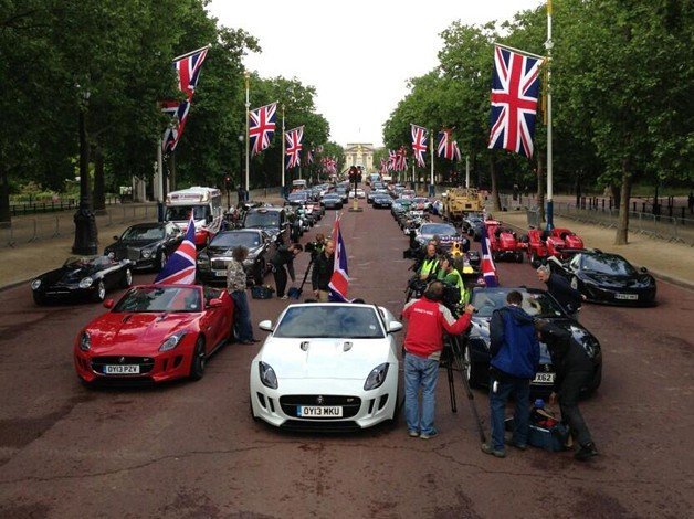 Top Gear Caught Filming Best of British near Buckingham Palace