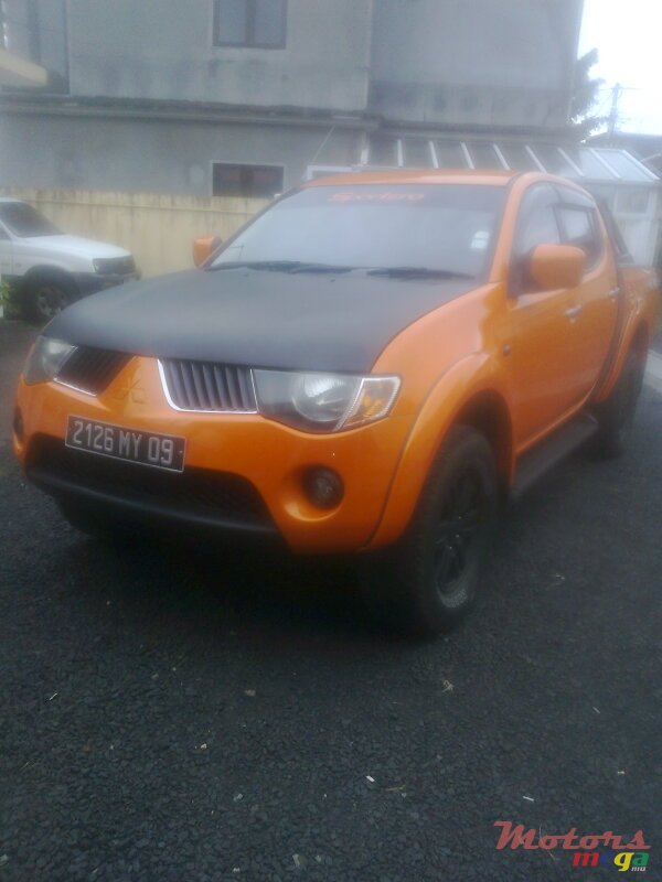 2009' Mitsubishi L 200 SPORTERO 4x4 turbo photo #2