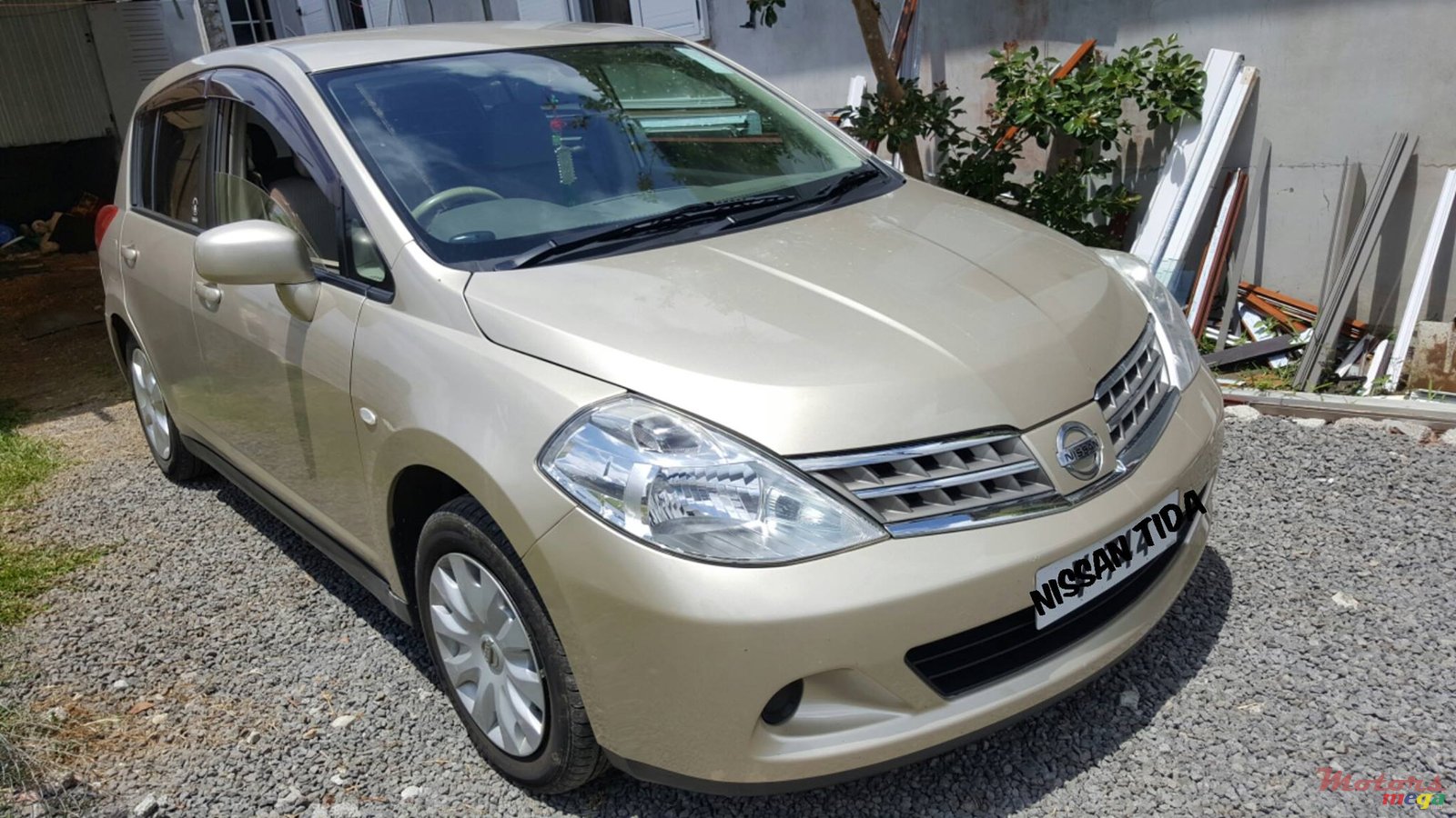 2008' Nissan Tiida photo #1