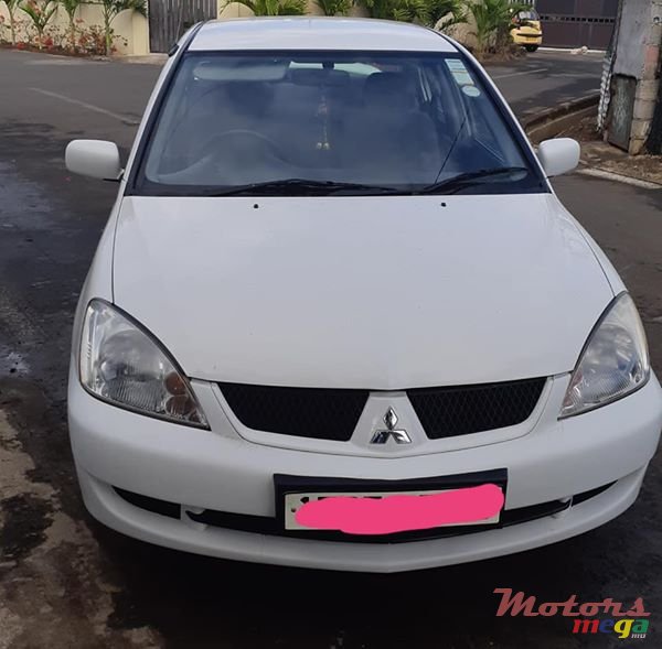 2009' Mitsubishi Lancer photo #3