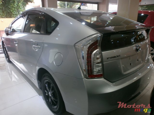 2013' Toyota Prius Plug-in Hybrid photo #4