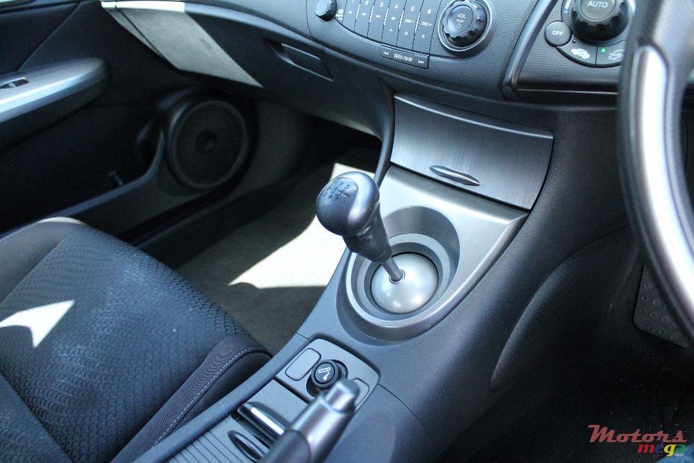 2010' Honda Civic HACTHBACK photo #5