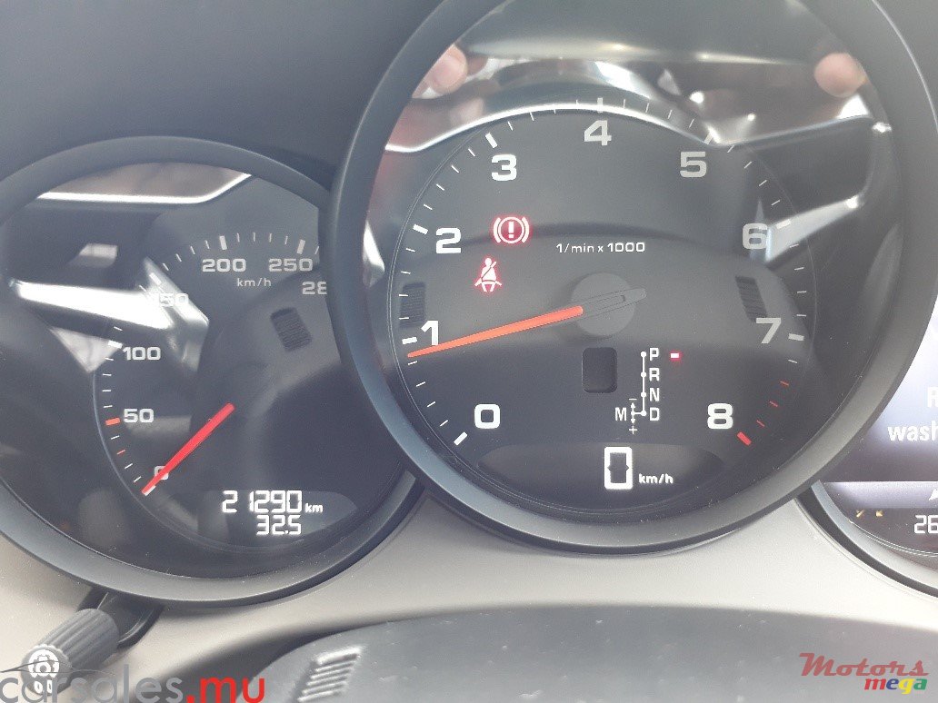 2017' Porsche Cayman 718 photo #7