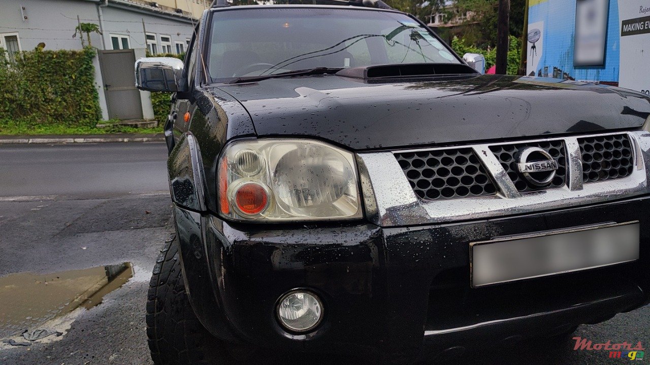 2014' Nissan Hardbody photo #1