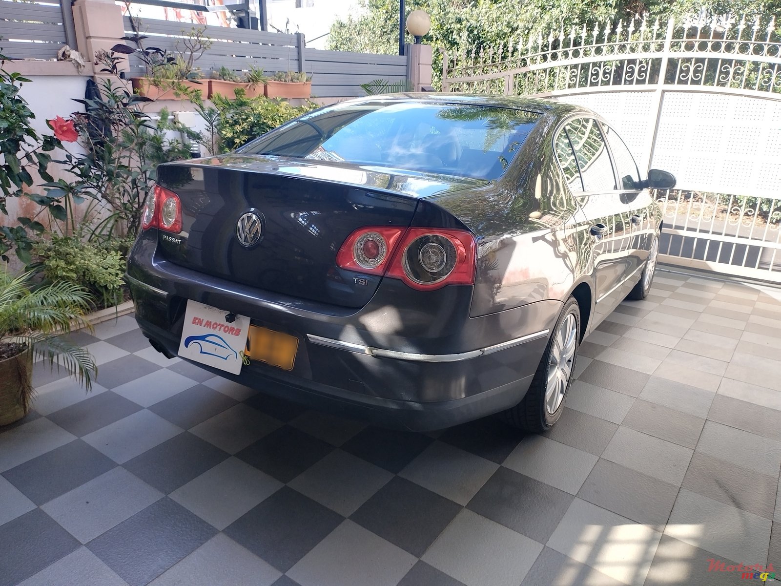 2012' Volkswagen Passat photo #1