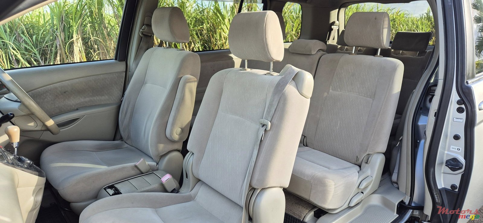 2007' Toyota Isis photo #6