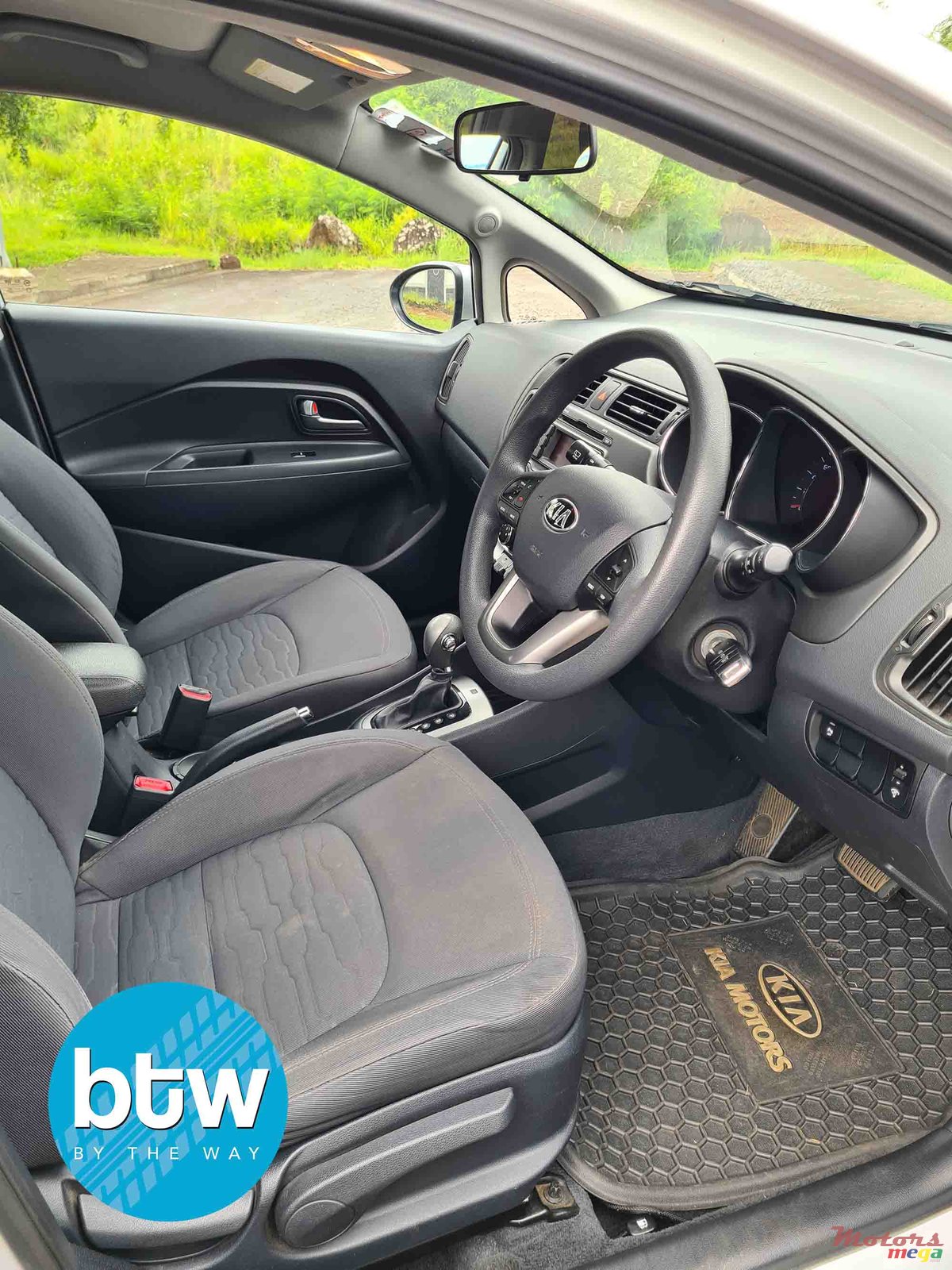 2013' Kia Rio photo #5