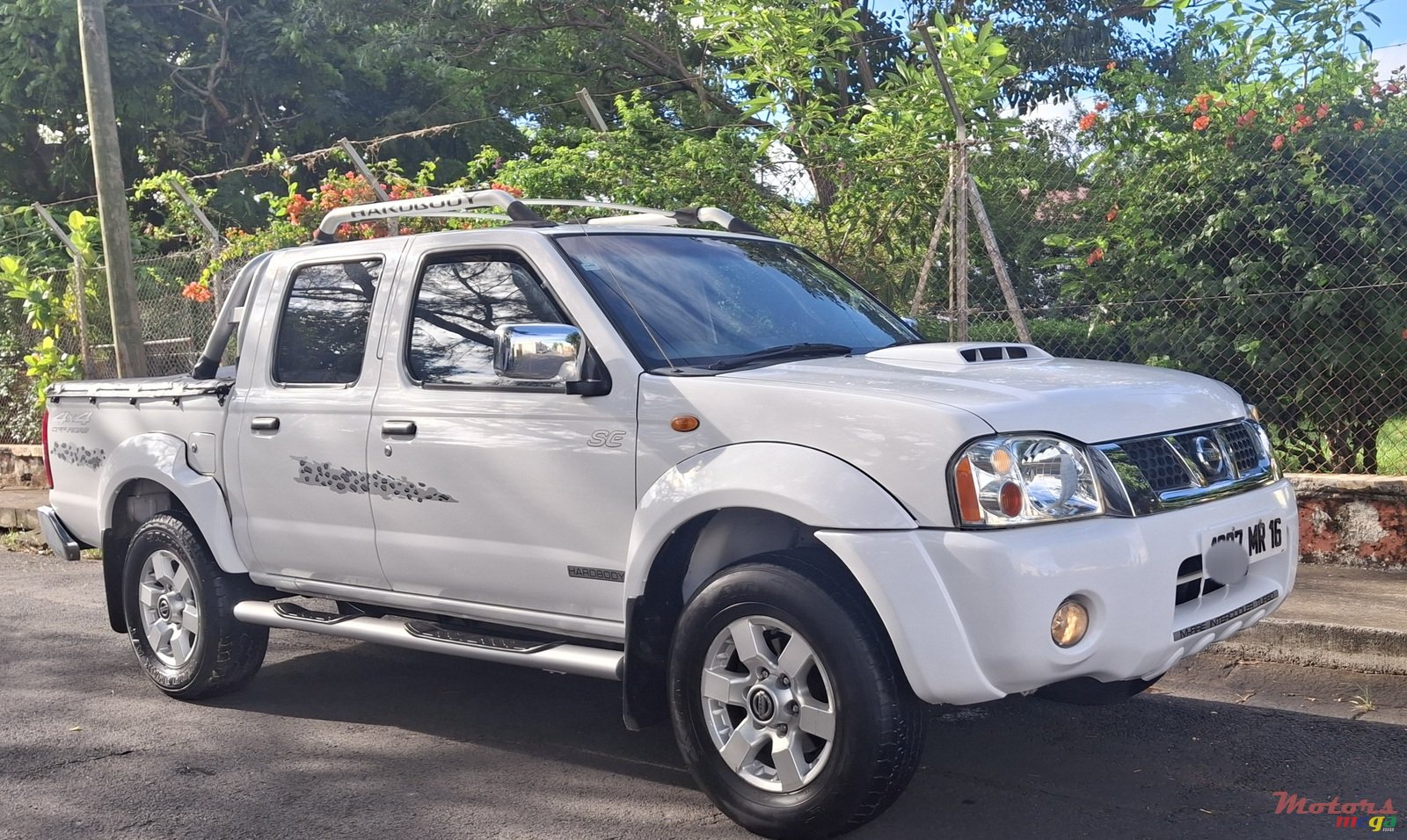 2016' Nissan Hardbody photo #3