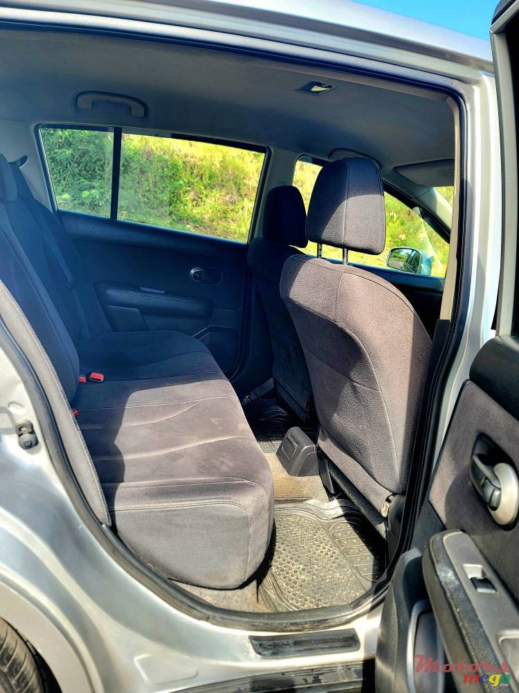 2007' Nissan Tiida photo #5