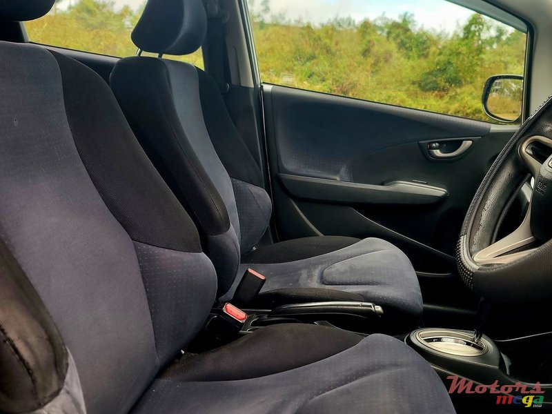 2010' Honda Fit photo #6