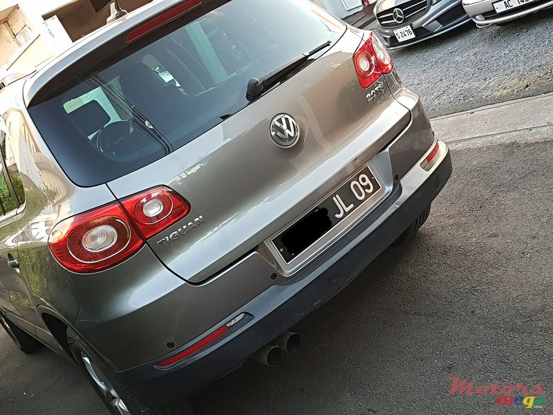 2009' Volkswagen Tiguan automatic photo #4