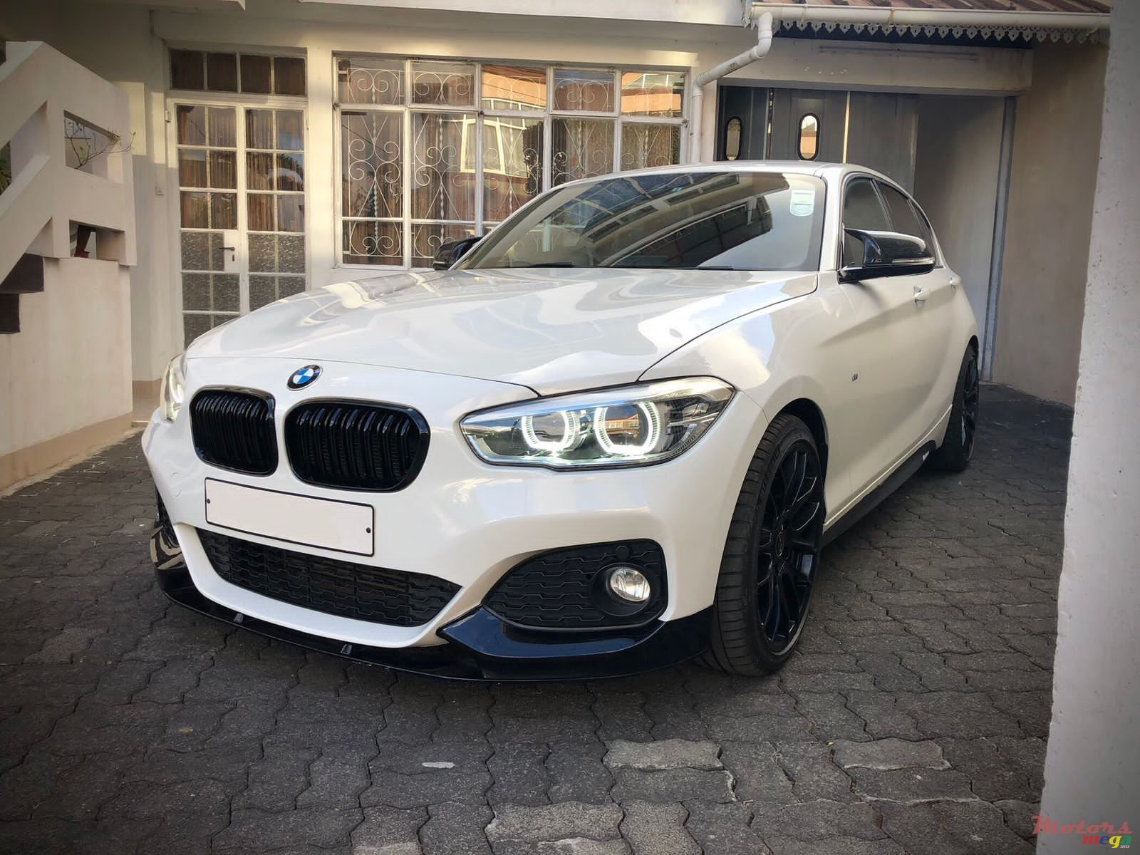 2015' BMW 1 Series M M Sport package photo #6