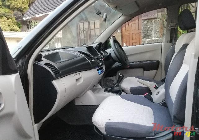 2008' Mitsubishi L 200 photo #3