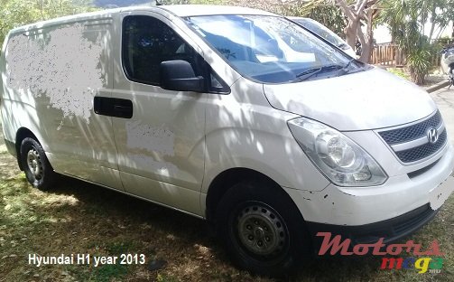 2013' Hyundai H-1 photo #1