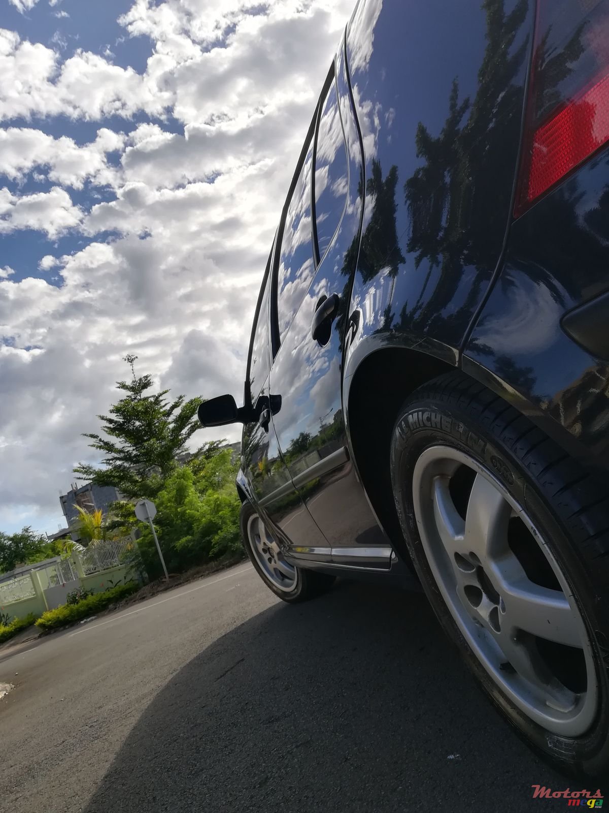 2003' Volkswagen Golf photo #6