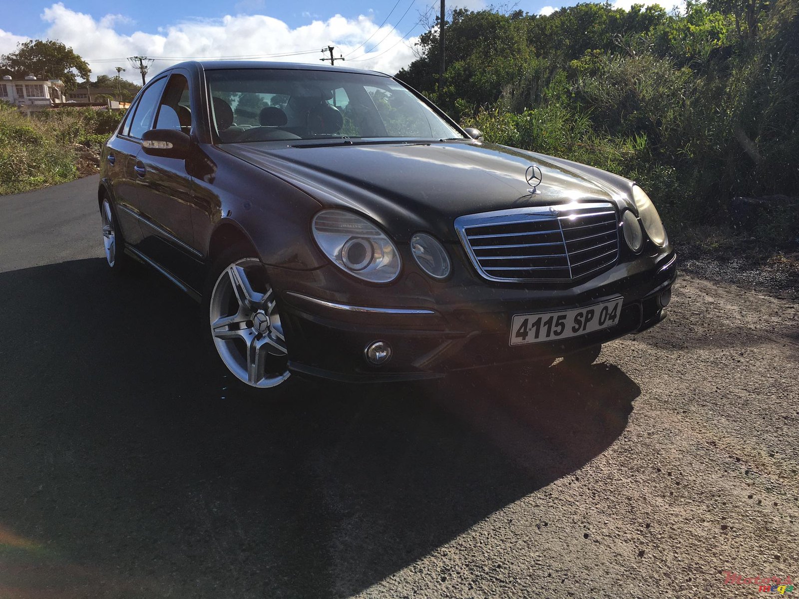 2004' Mercedes-Benz E-Class photo #1