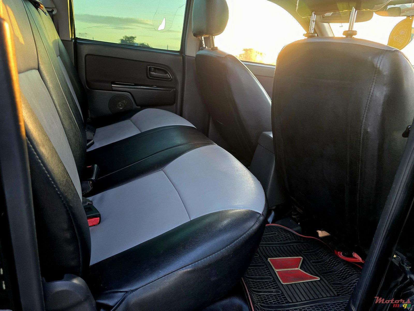 2007' Isuzu D-Max Automatic  4x4 photo #7