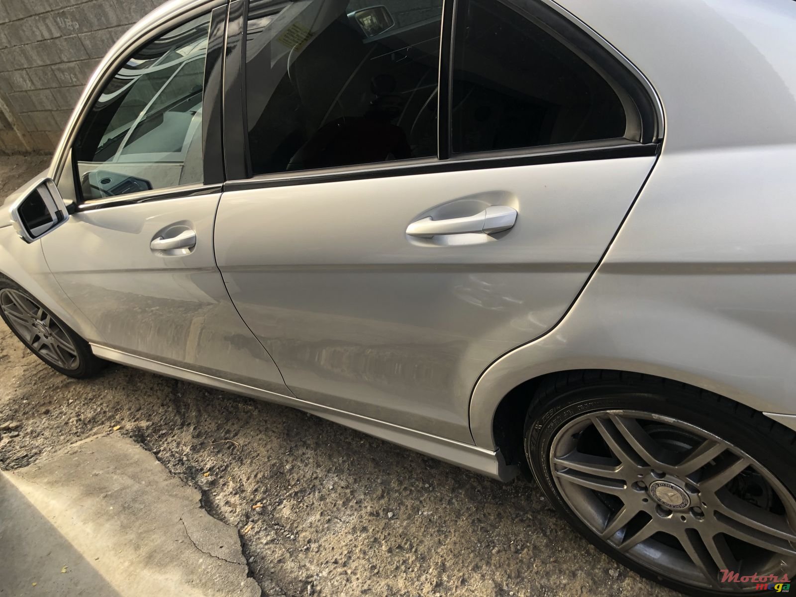 2009' Mercedes-Benz C-Class photo #3