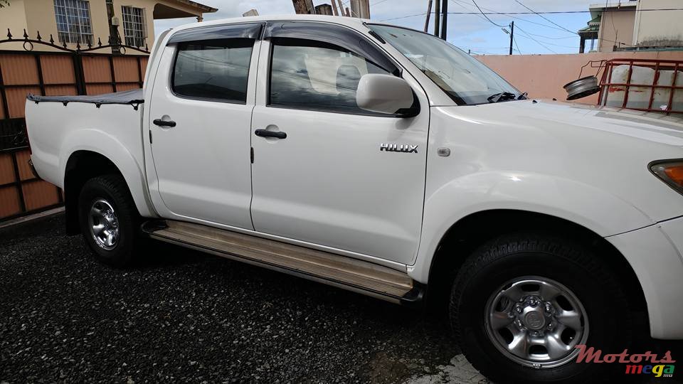 2007' Toyota Hilux photo #2