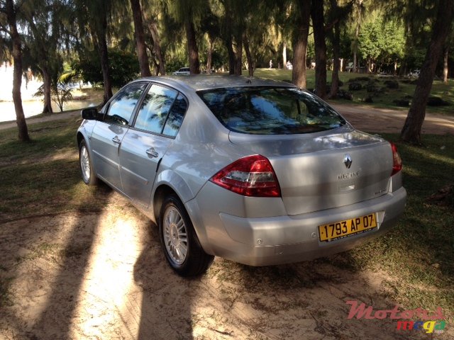 2007' Renault Megane photo #3