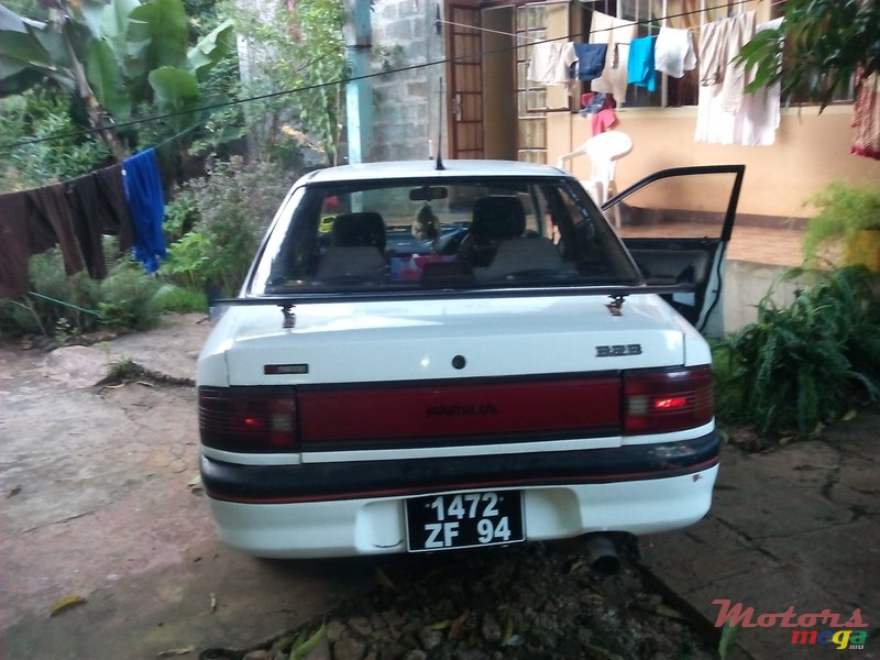 1994' Mazda 323 photo #2