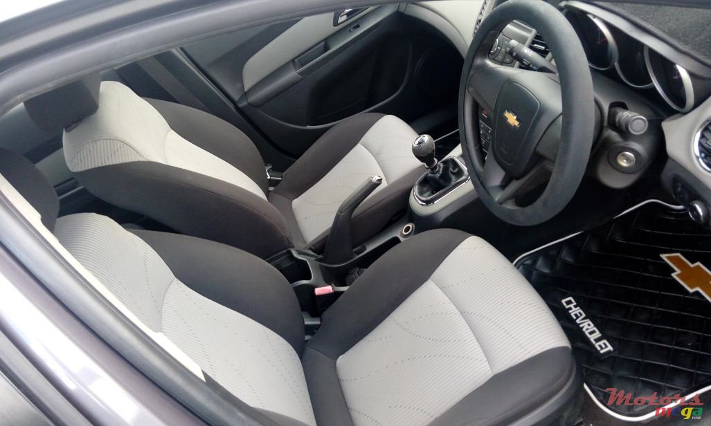 2012' Chevrolet Cruze (Excellent Condition) photo #2